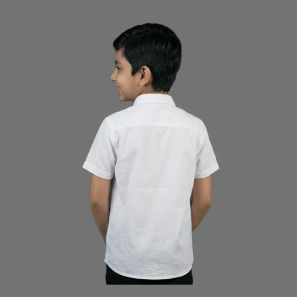 Bright White Essential Short-Sleeve Button-Up Shirt – Classic White Collared Smart Casual Shirt with Contrast Placket